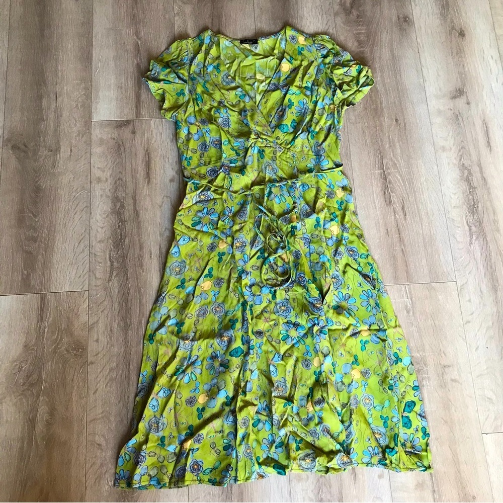 Vintage inspired Loco Lindo USA dress green floral with ties